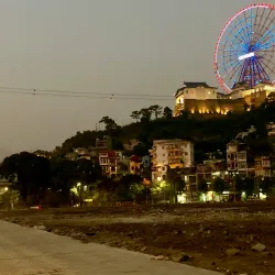 Hong Gai Market - Hong Gai