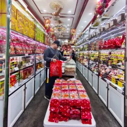 Quang Ninh Night Market - Hong Gai