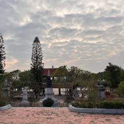 Phu Lang Temple - Đông Triều