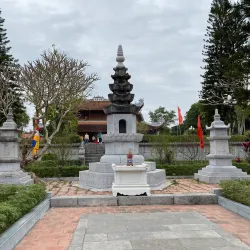 Phu Lang Temple - Đông Triều
